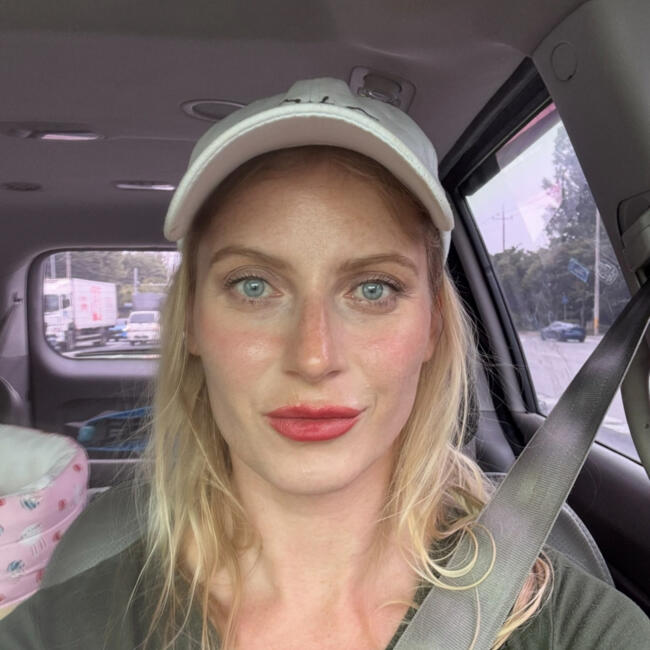 성남시 베이비시터 일자리: Margo