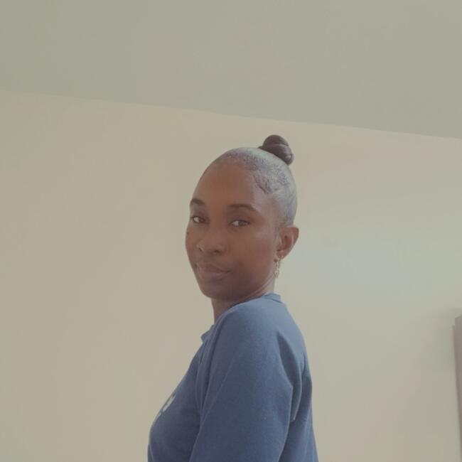 Babysitter in Emsworth: Abigail