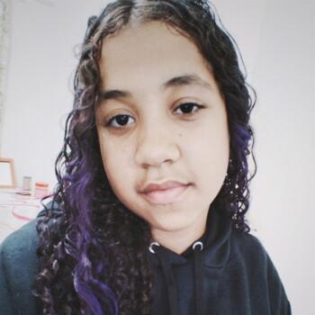 Babysitter in Governador Valadares: Nicolly