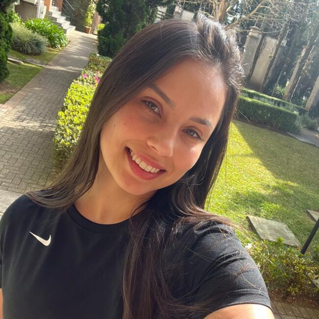 Babysitter in Curitiba: Beatriz