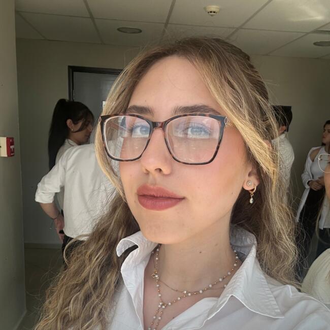 Babysitter in Asunción: Natalia