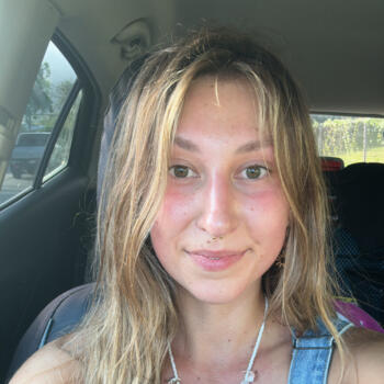 Babysitter in Albury: Karolina