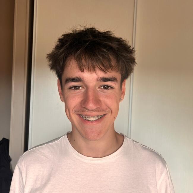 Babysitter in Brandivy: Tom