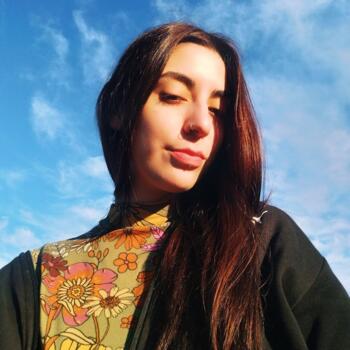 Niñera en Almirante Brown: Serena