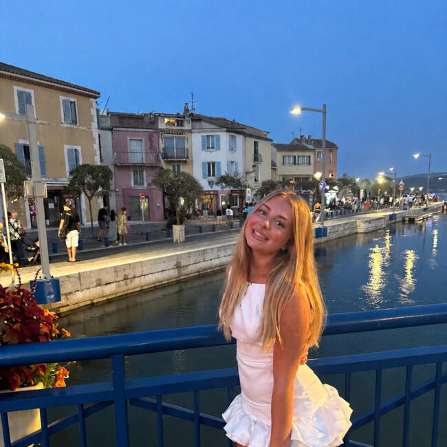 Babysitter in Pulnoy: Lili