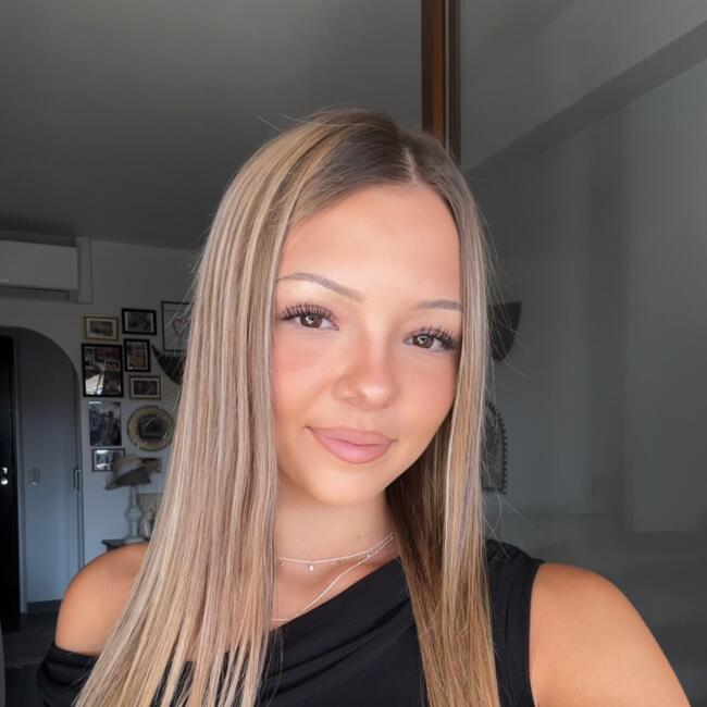Babysitter in Cagnes-sur-Mer: Elsa