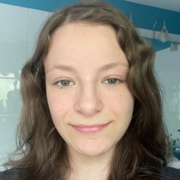 Babysitter in Lons-le-Saunier: Nina