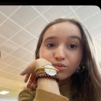 Babysitter in Ganshoren: Clara