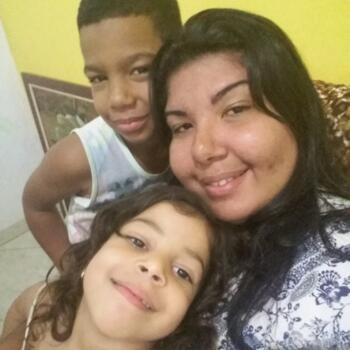 Babysitter in Barra dos Coqueiros: Layane