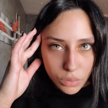 Babysitter in Courbevoie: Farah