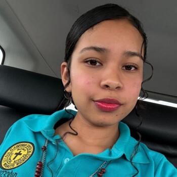 Niñera Salinas: Gabriela