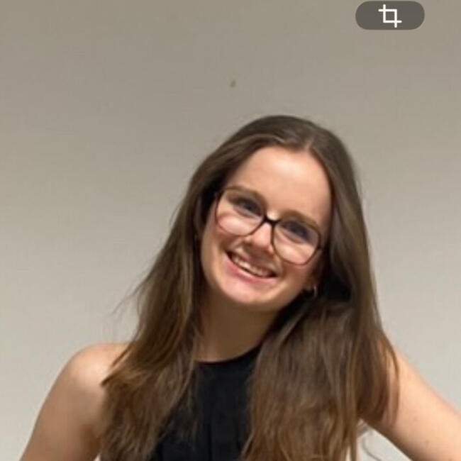 Babysitter in Vildé-Guingalan: Esther