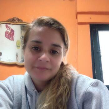 Babysitter in Pilar: Adriana
