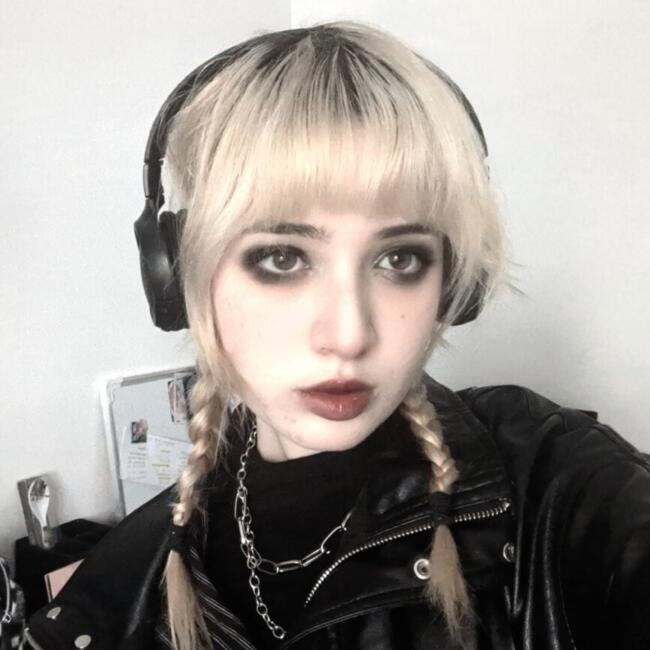 Babysitter in Rennes: Elisa