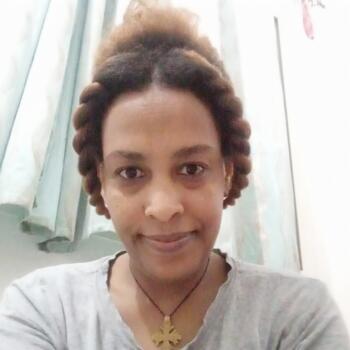 مربية أطفال في إمارة الشارقة: Firehiwot