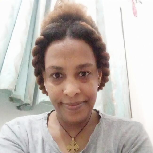 مربية أطفال في إمارة الشارقة: Firehiwot