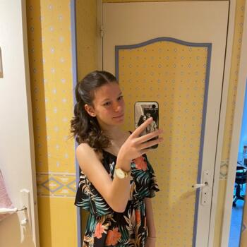 Babysitter Hayange: Julie