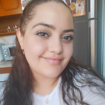 İzmir bölgesinde bebek bakıcısı: Aynur