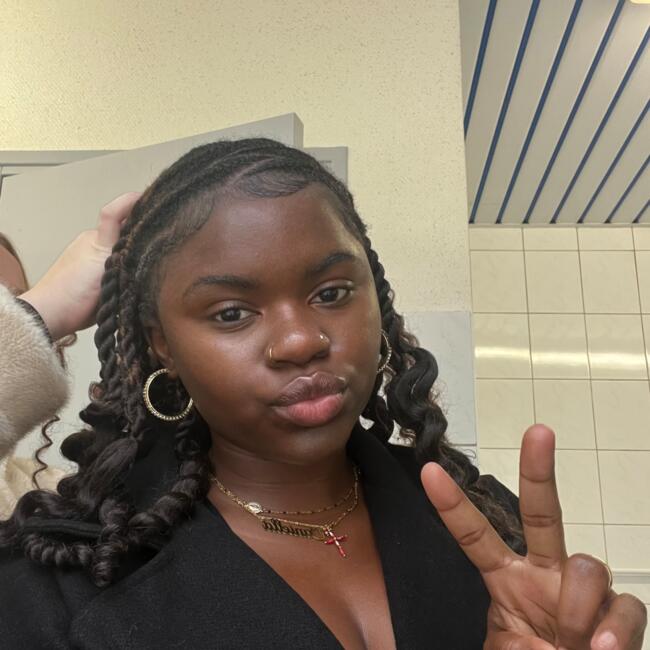 Babysitter in Clermont-Ferrand: Daniella