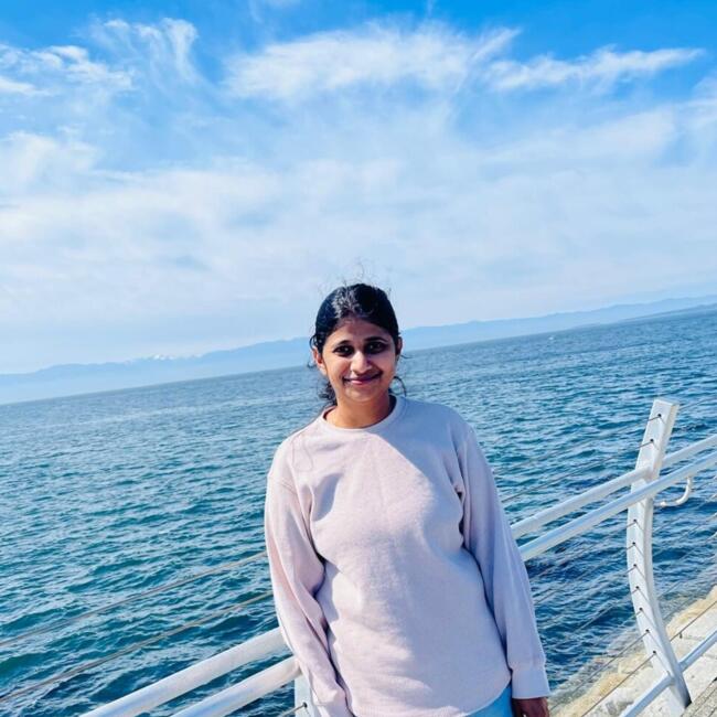 Baby-sitter in Surrey: Lakshmi