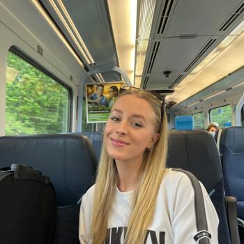 Babysitter in Exeter: Cara