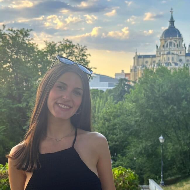 Babysitter in L'Hospitalet de Llobregat: Lucía