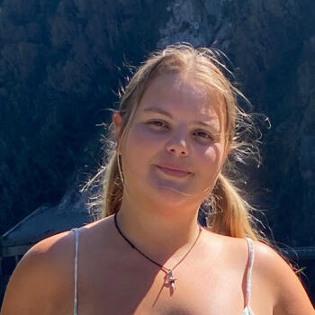 Nanny in Hamilton: Holly