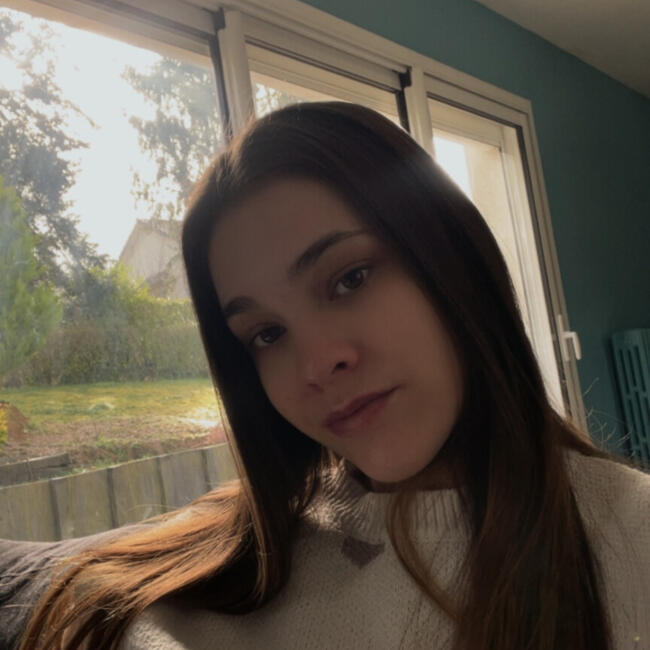 Babysitting job in Nogent-le-Rotrou: Eva