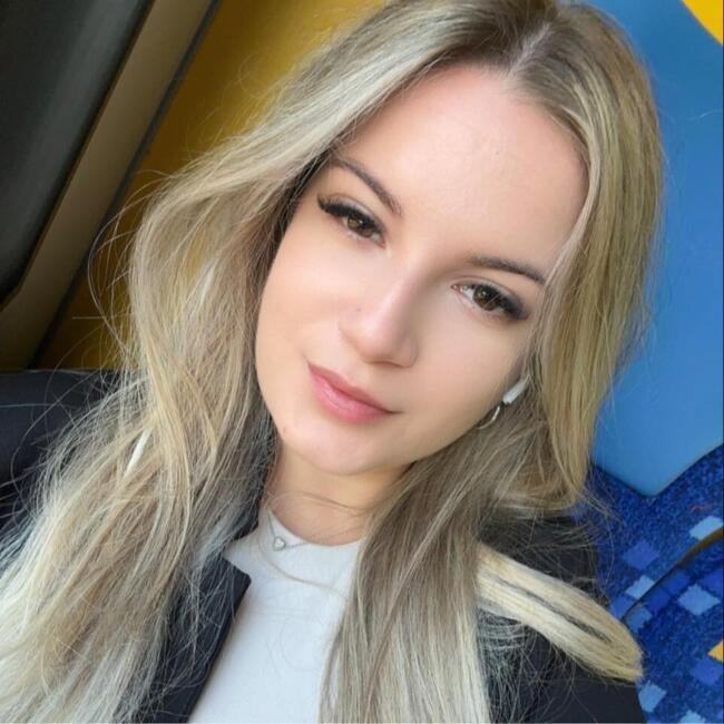 Babysitter in Pilisvörösvár: Denisa