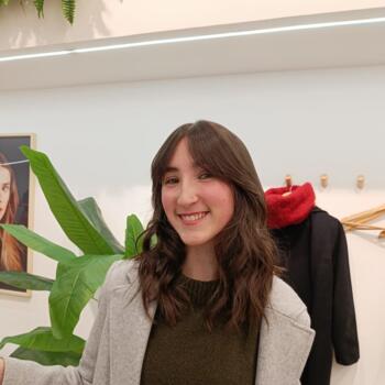 Canguro en Torrelavega: Ángela