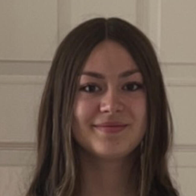 Babysitter in Birmingham: Ellie