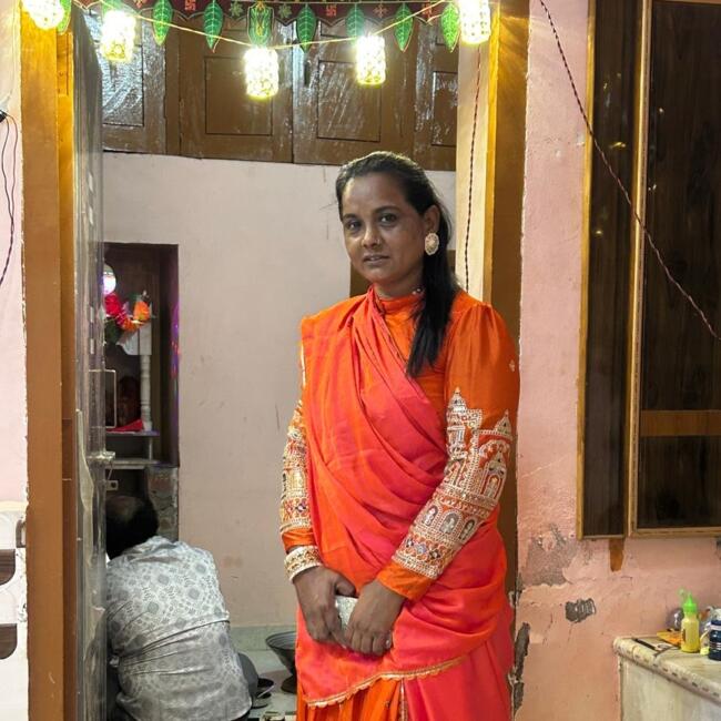 बम्बई में बेबीसिटर: Aayushi