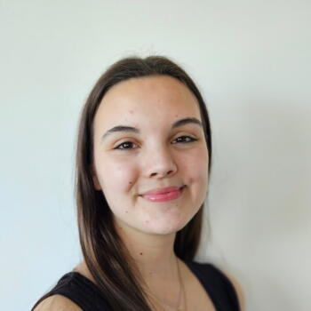 Babysitter in Angers: Elya