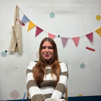 Babysitter in Isleworth: Lily