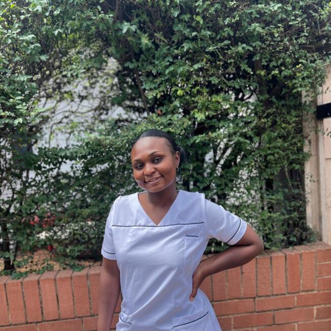 Babysitter in Brits: RacHeL