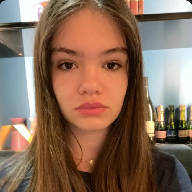 Babysitter in Cholet: Fleur