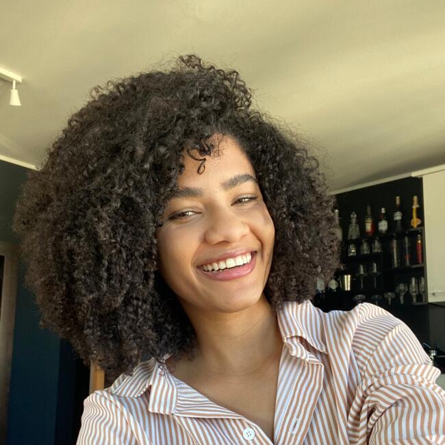 Babysitter in Moskháton: Cris ribeiro