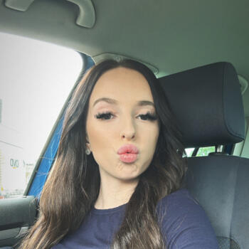 Babysitter in Genk: Demi