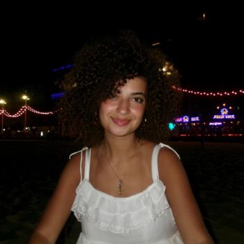 Babysitter in Reims: Nina