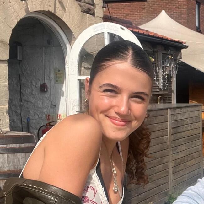 Babysitter in Bristol: Edie