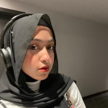 Babysitter in Toronto: Mahnoor