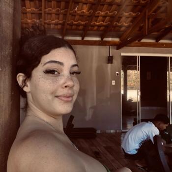 Babysitter Sertãozinho: Nayara