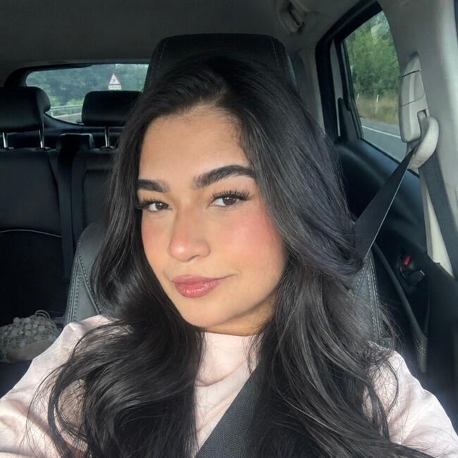 Nounou à Boom: Yasmina