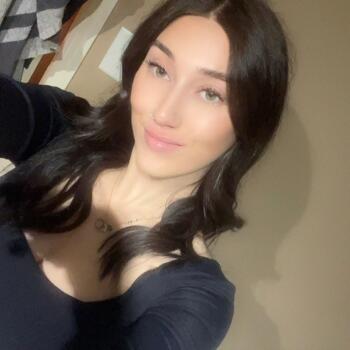 Baby-sitter in Bolton: Olivia