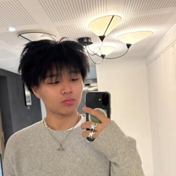 Babysitter in Paris: Yunshi