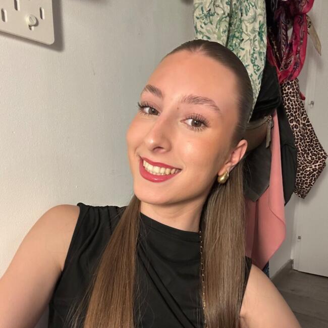 Babysitter in Bachy: Florine