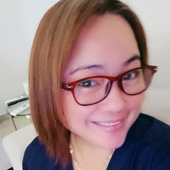 جليسة أطفال أبوظبي: Jackie Rose