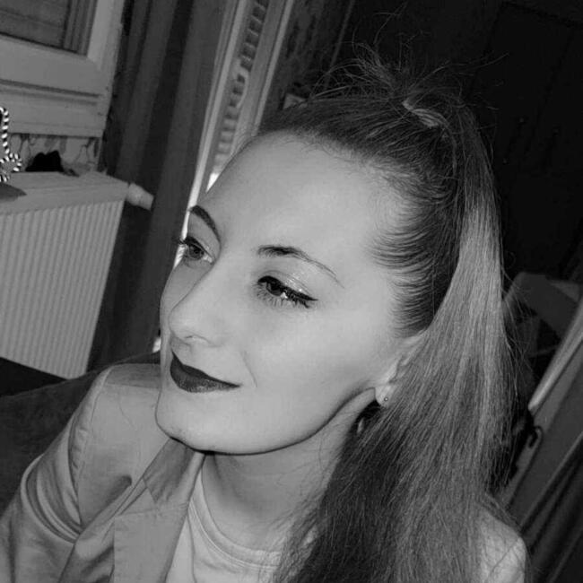 Babysitter in Vesoul: Anais