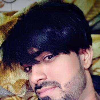 बम्बई में बेबीसिटर: Shahajad Raza