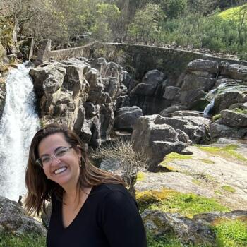 Babysitter in São Félix da Marinha: Gessy